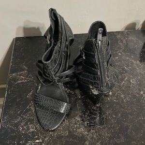 Vince Camuto black leather shoes